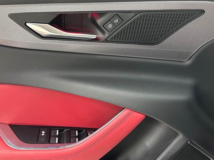 Jaguar XEL 2021 2.0 T 250 PS R-DYNAMIC S — фото 20