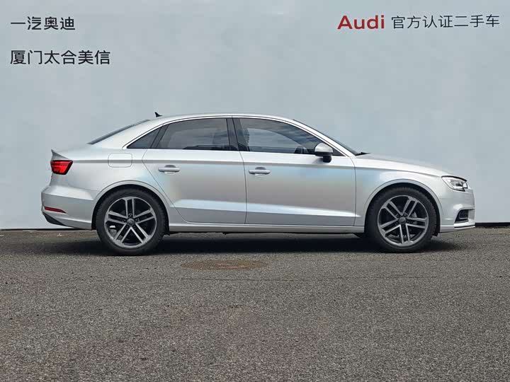 Audi A3 2019 Limousine 35 TFSI V — фото 3