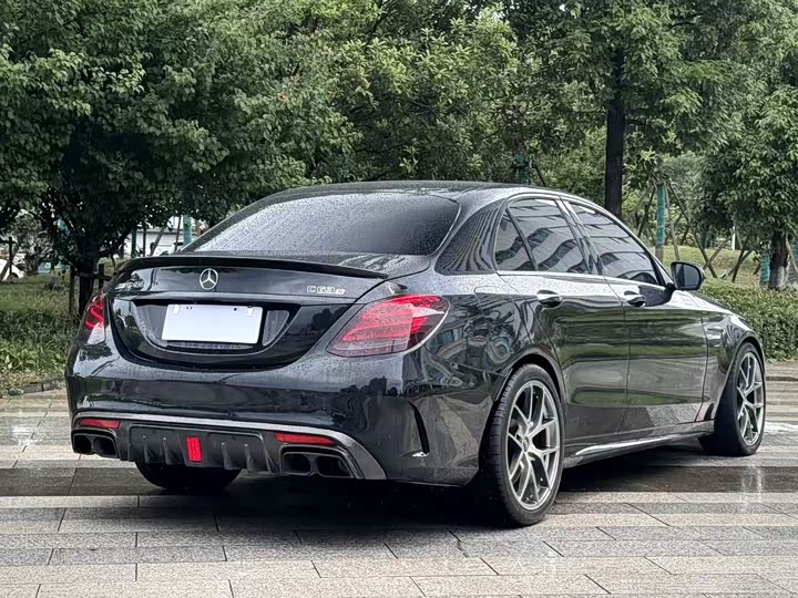 Mercedes-Benz C-Class 2017 AMG C 63 — фото 7