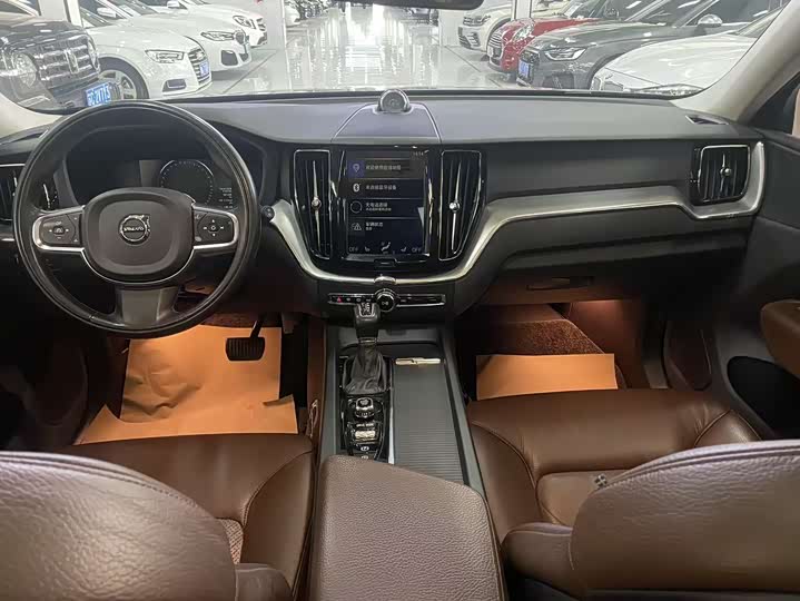 Volvo XC60 2020 T 5 4 WD — фото 7