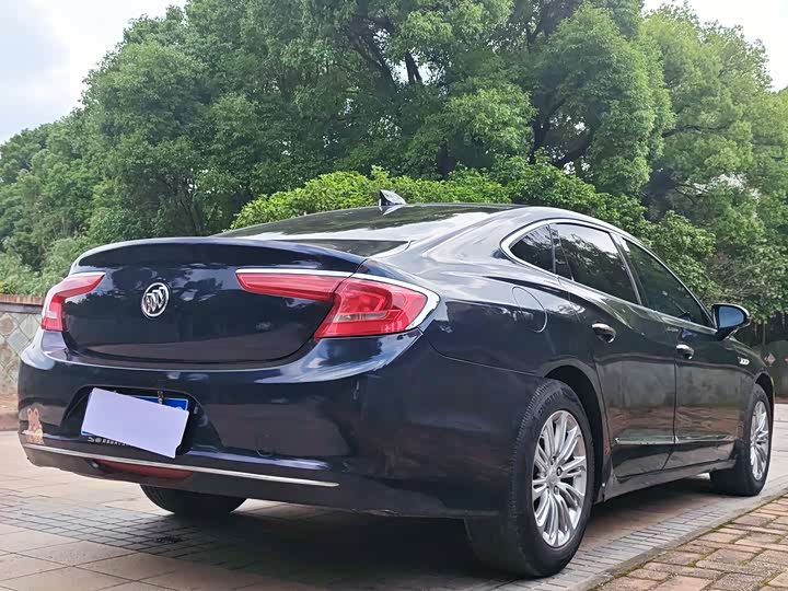 Buick LaCrosse — фото 10