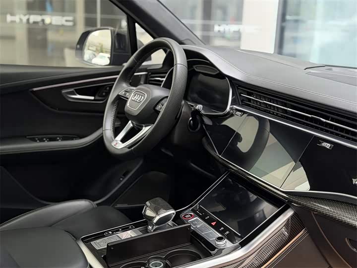 Audi SQ7 2024 4.0 TFSI — фото 11