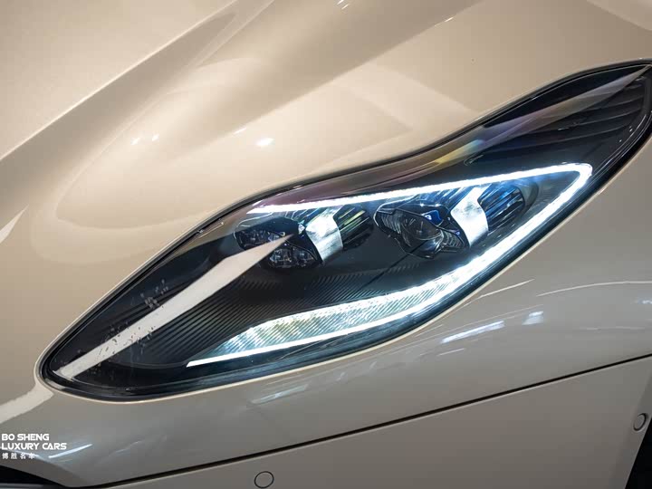 Aston Martin DB11 2019 4.0 T V 8 Volante — фото 44