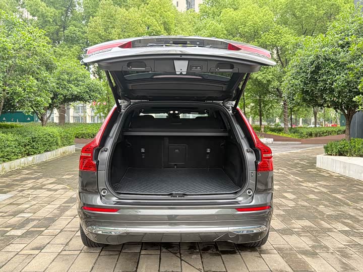 Volvo XC 60 2022 B 5 4 WD — фото 13