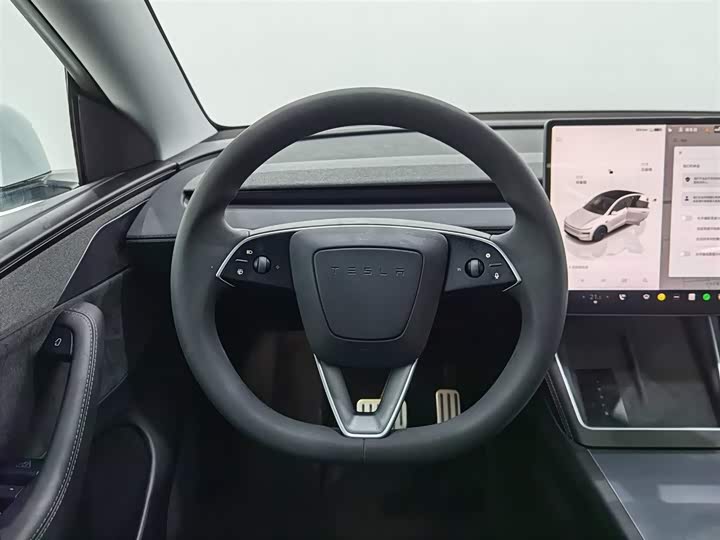 Tesla Model 2025 — фото 11