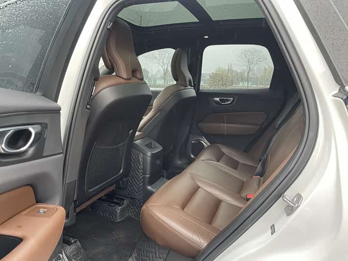 Volvo XC60 Hybrid 2022 T 8 PHEV 4 WD — фото 8
