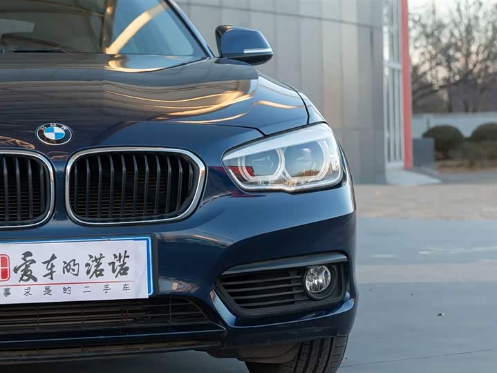 BMW 1-Series 2015 120i Leading — фото 11