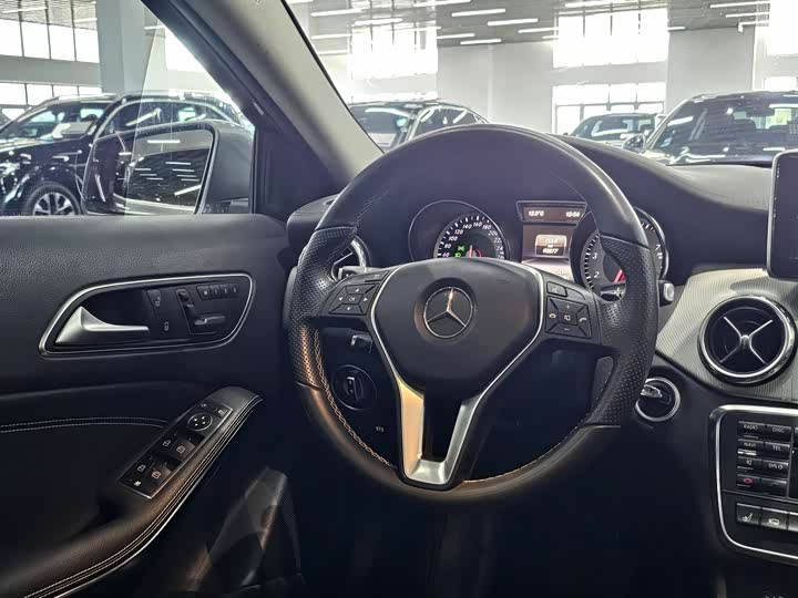Mercedes-Benz GLA 2015 GLA 220 4 MATIC — фото 7