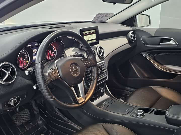 Mercedes-Benz GLA 2015 GLA 220 4 MATIC — фото 11