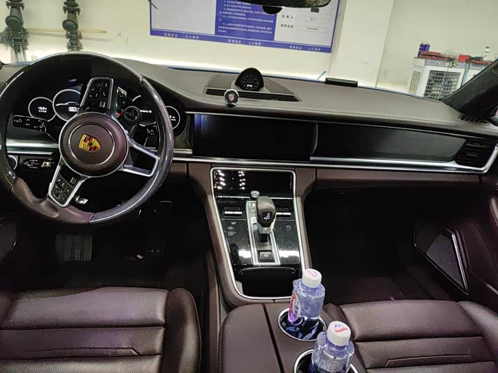 Porsche Panamera 2019 Panamera GTS 4.0 T — фото 8