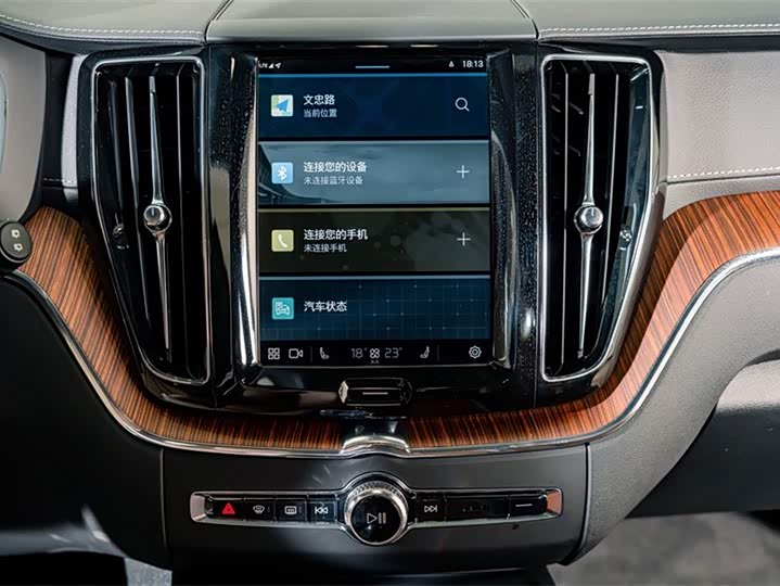 Volvo XC60 2025 B 5 4 WD — фото 12