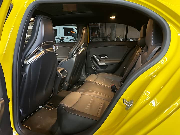 Mercedes-Benz A-Class 2023 AMG A 35 4 MATIC — фото 6