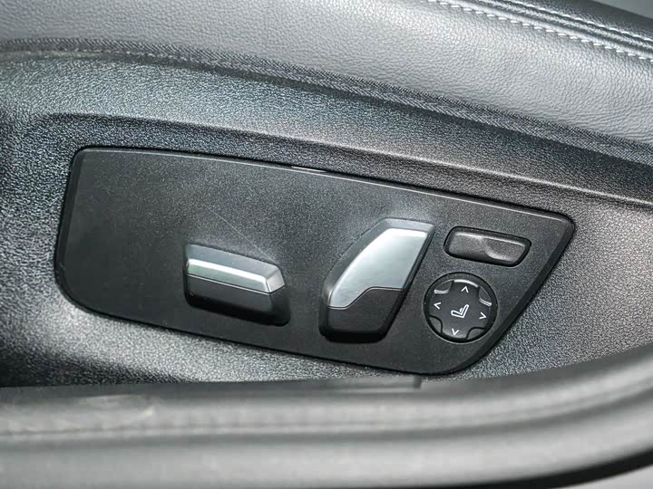 BMW 5 Series — фото 19