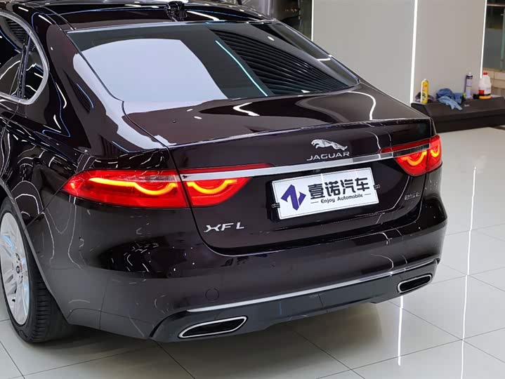 Jaguar XFL 2018 XFL 2.0 T 250 PS — фото 6