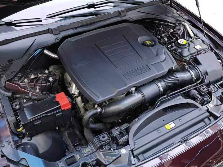 Jaguar XFL 2018 XFL 2.0 T 250 PS — фото 11