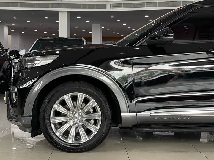 Ford Explorer — фото 11