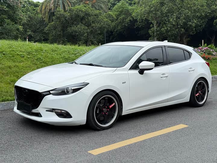 Mazda 3 2017 2.0 L ATLuxury V — фото 1