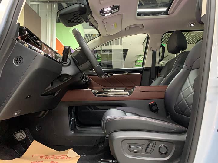 Trumpchi E8 PHEV 2024 150km MAX+ — фото 8