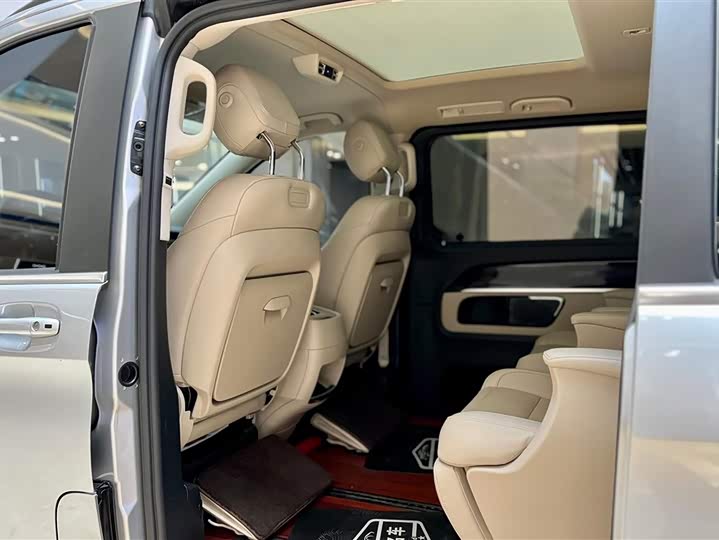 Mercedes-Benz V-Class 2018 V 260 L V — фото 21