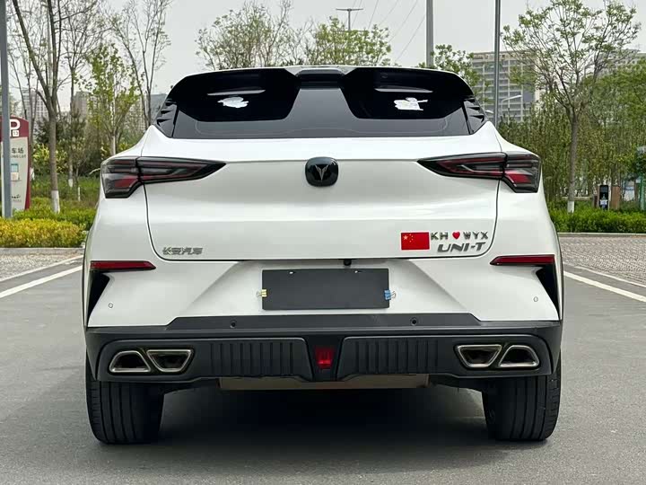 Changan UNI-T 2022 1.5 T Premium — фото 8