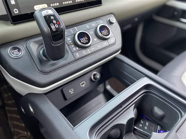 Land Rover Defender — фото 17