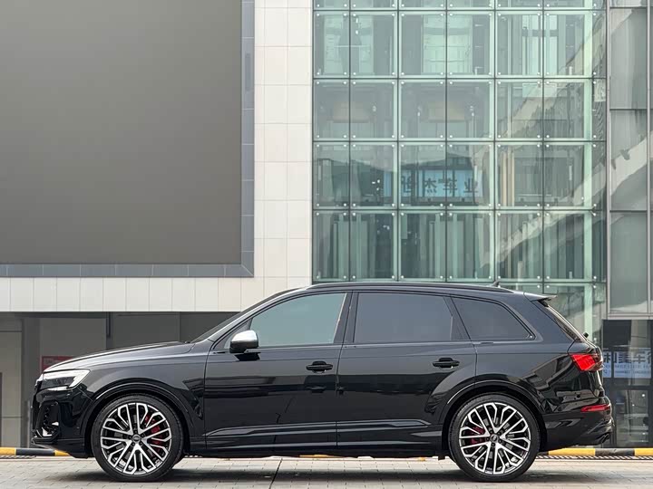 Audi SQ7 2024 4.0 TFSI — фото 7