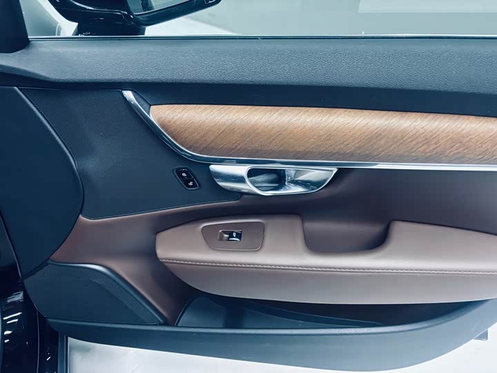 Volvo S90 2025 B 5 — фото 16
