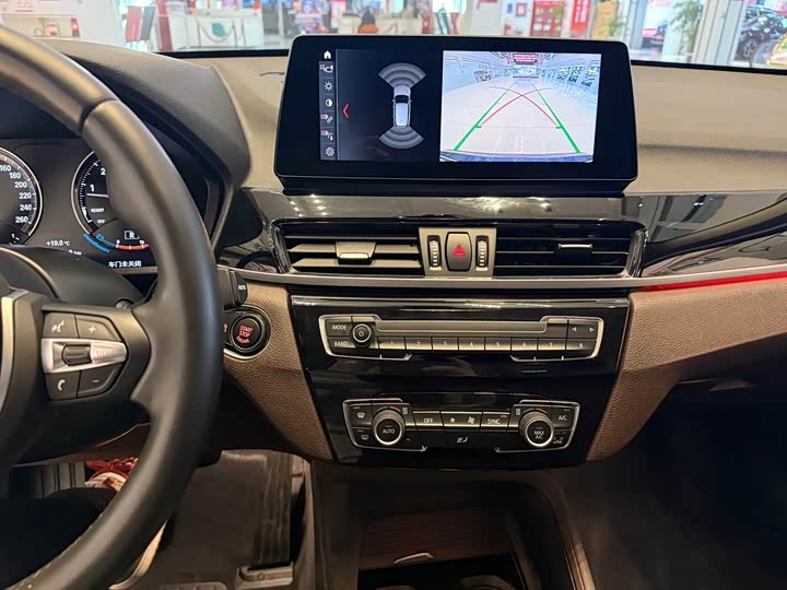 BMW X1 2022 s Drive 25 Li Leading — фото 13