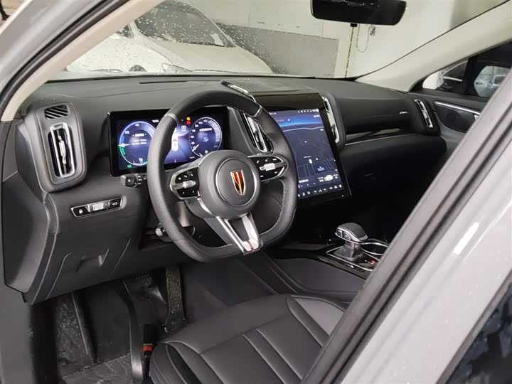 Hongqi HS3 PHEV 2024 115km — фото 10