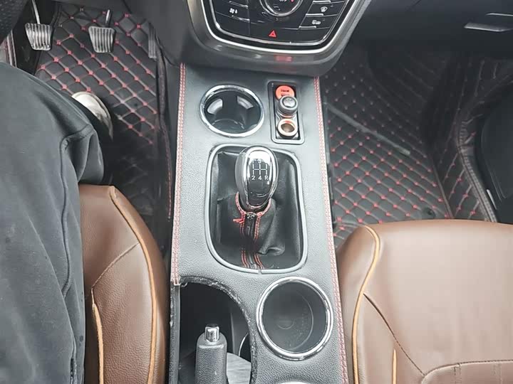 Changan CS35 2017 1.6 L MTLuxury — фото 14
