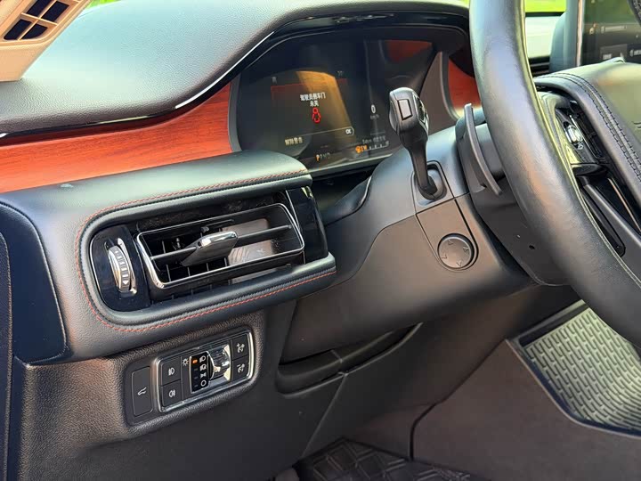 Lincoln Aviator — фото 13