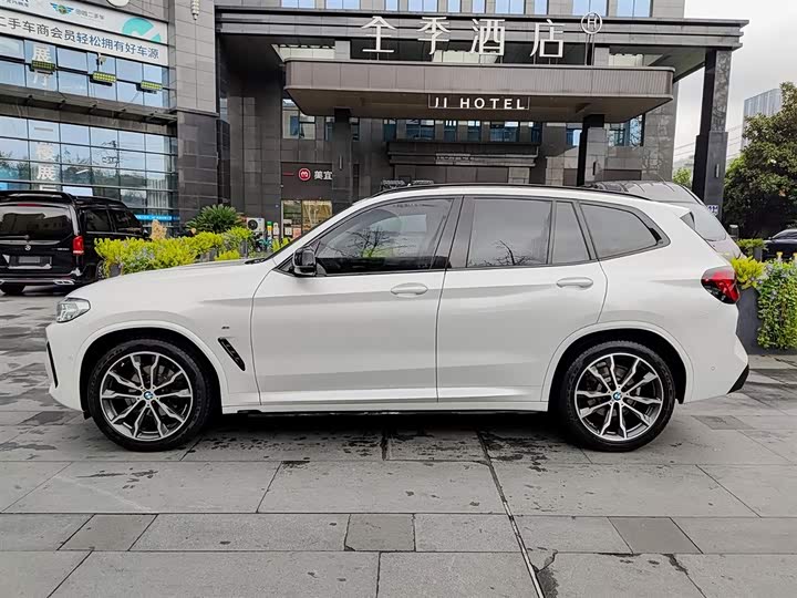 BMW X3 2022 x Drive 30i Leading M — фото 3