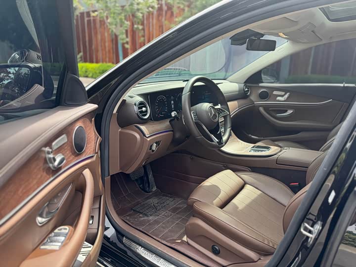 Mercedes-Benz E-Class 2022 E 300 L — фото 6