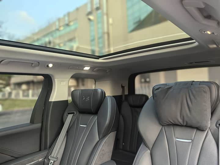 Hongqi HQ9 PHEV 2024 2.0 T 4 WD — фото 20