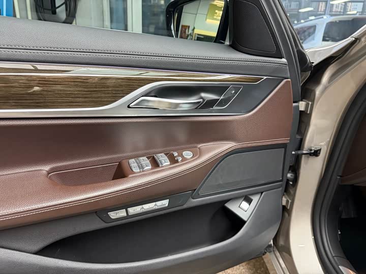 BMW 7-Series 2016 730 Li Leading — фото 14