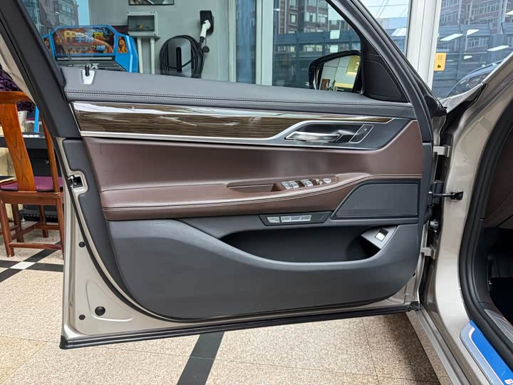 BMW 7-Series 2016 730 Li Leading — фото 11