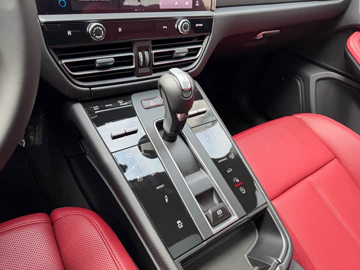 Porsche Macan 2026 Macan 2.0 T — фото 24