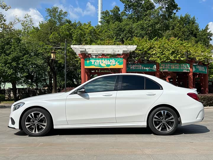 Mercedes-Benz C-Class 2018 C 200 — фото 14