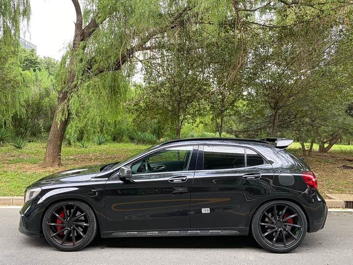 Mercedes-Benz GLA 2017 AMG GLA 45 4 MATIC — фото 3