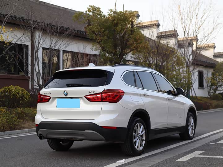 BMW X1 2016 s Drive 18 Li — фото 5