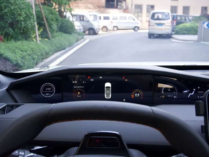 Changan UNI-V 2023 1.5 T Premium — фото 18