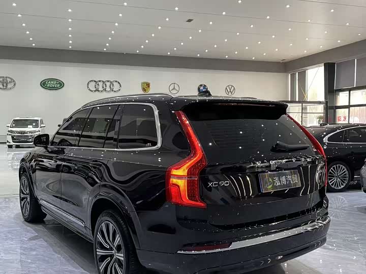 Volvo XC90 2025 B 6 7 — фото 14
