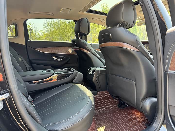 Mercedes-Benz E-Class 2016 E 300 L — фото 14