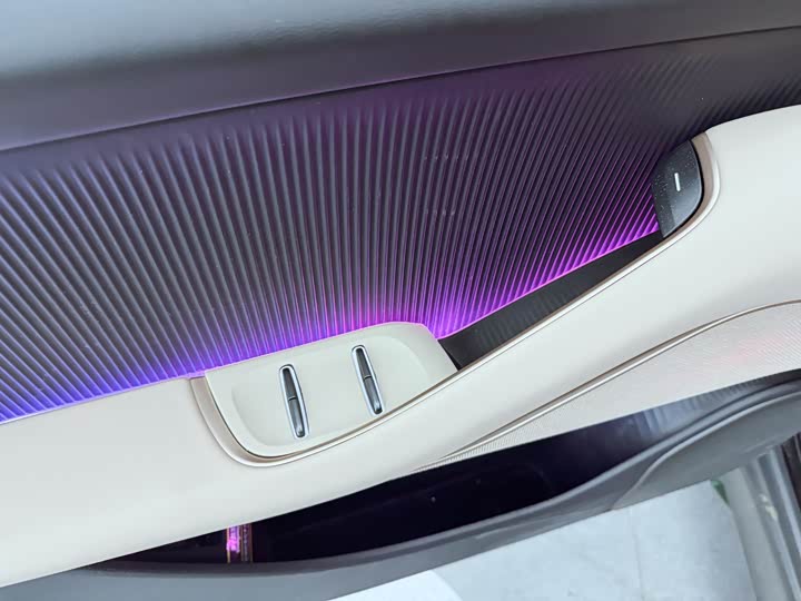 NIO ET5T 2024 100k Wh Touring — фото 16