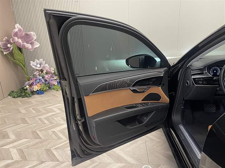 Audi A8 2023 A 8 L 45 TFSI quattro Luxury — фото 15