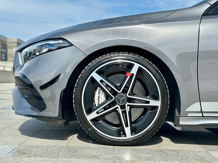 Mercedes-Benz A-Class 2024 AMG A 35 L 4 MATIC — фото 8