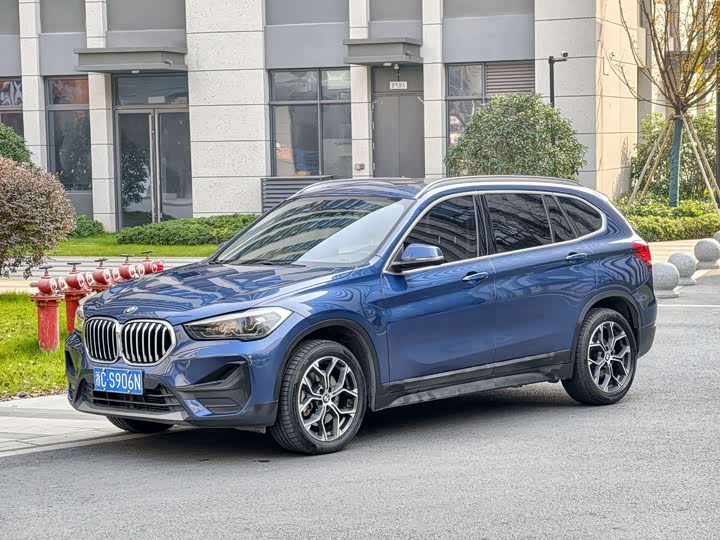 BMW X1 2021 s Drive 25 Li Leading — фото 8