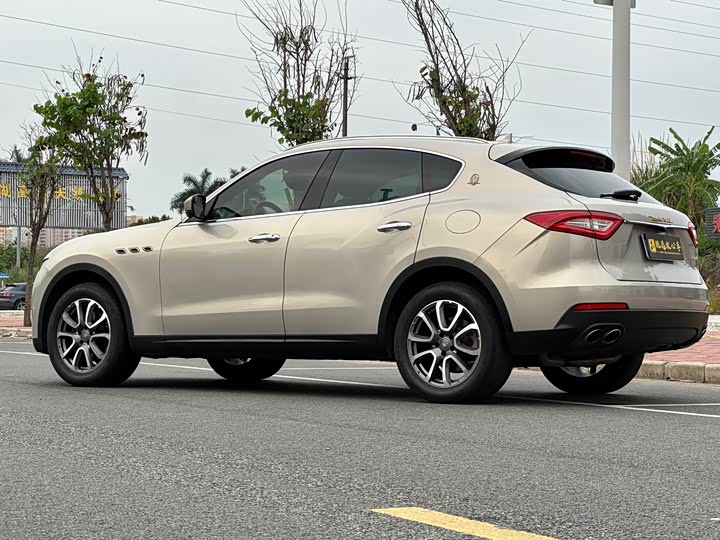 Maserati Levante 2018 3.0 T — фото 14