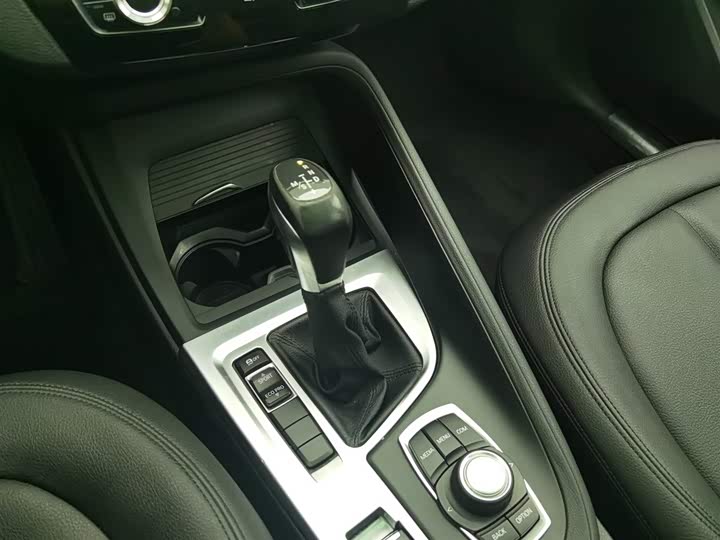 BMW X1 2018 s Drive 20 Li Leading — фото 13