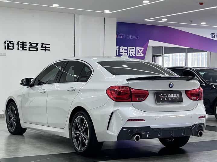BMW 1-Series 2021 120i M — фото 7